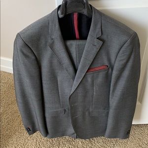 Zara gray suit with optional fold pocket square